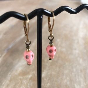 ⚜️SALE 2/$10 Petite pink skull pierced earrings